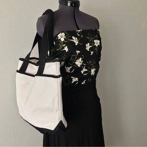 Trendy Minimalist Canvas Tote by Old Navy